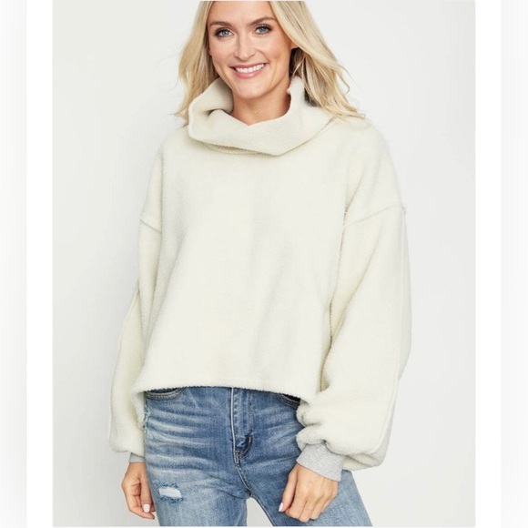 Free People Sweaters - FREE PEOPLE ✨HPx2✨| Cream Oversized Fuzzy Knit | Sherpa Cowl Pullover | M | EUC!